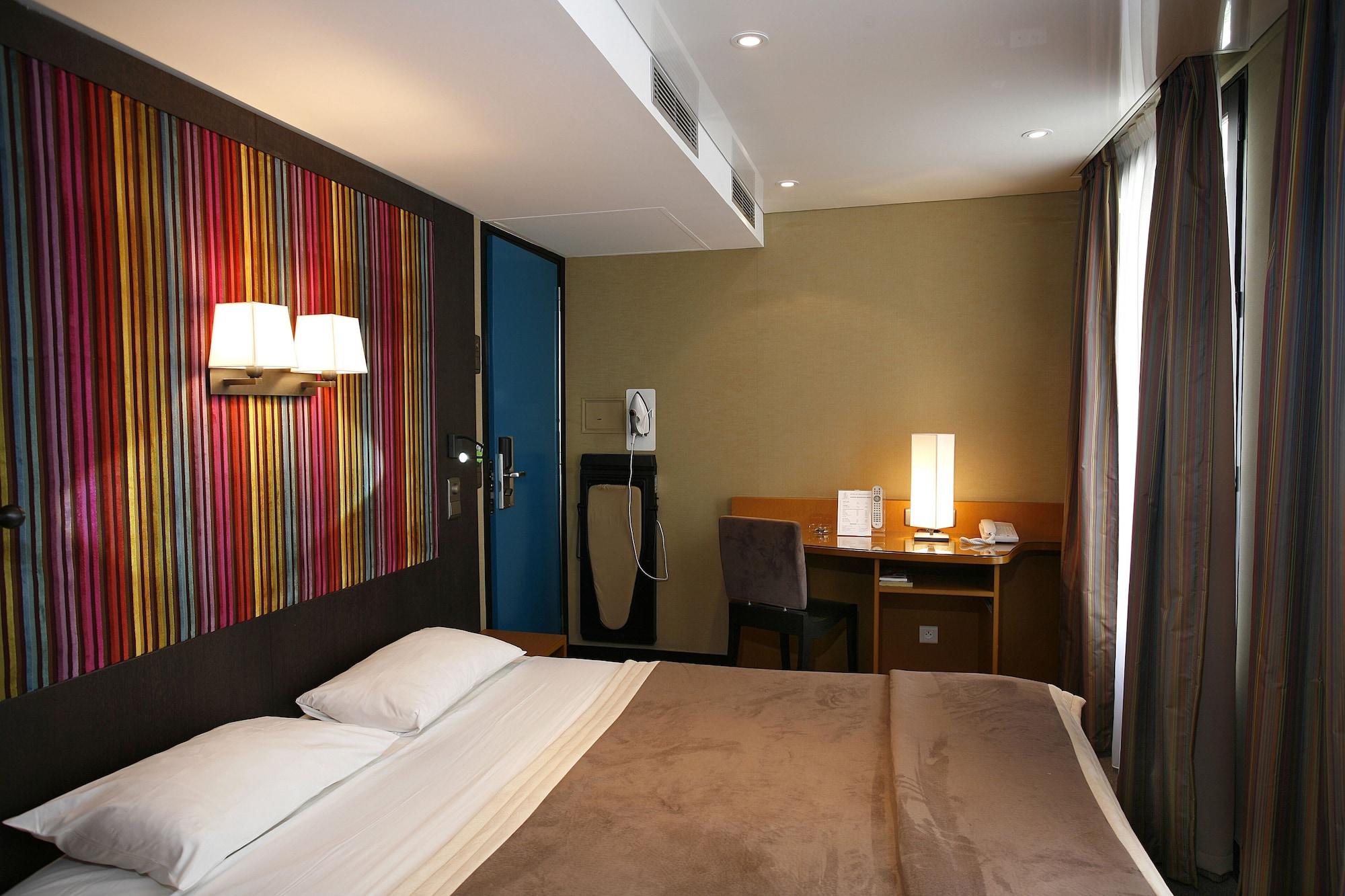 Du Vieux Saule Hotel Parigi